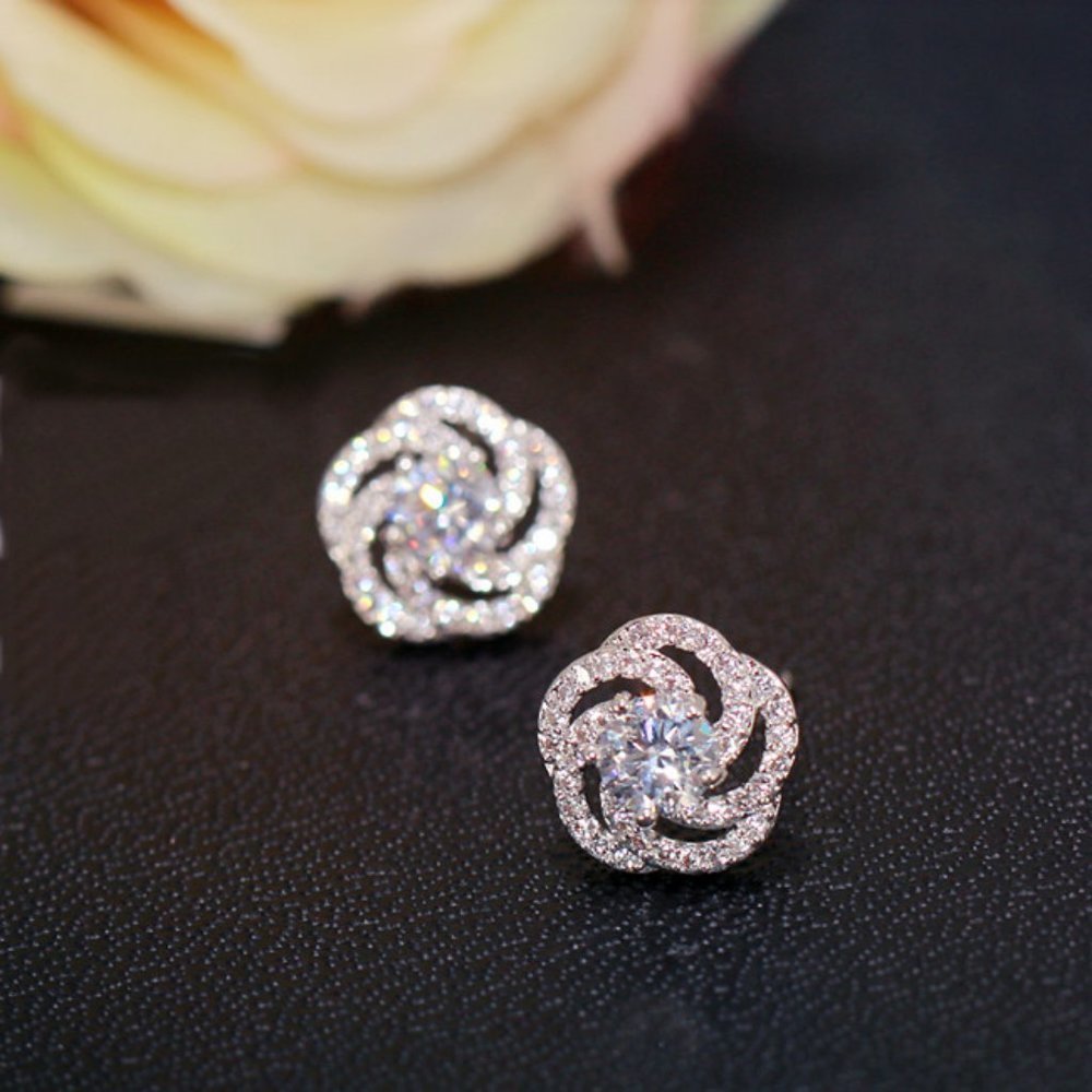 *NEW 18K White Gold Diamond Rose Flower Earrings - Picture 4 of 5